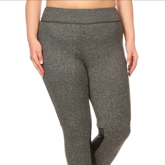 ⭐️Plus Sizes!⭐️ Color-block Active Capris - Picture 5 of 5